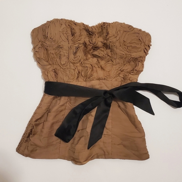 bebe Tops - ♡  BEBE Beige Tan Ruffle Strapless Waist Bow Tie Corset Top - Size XXS, 00  ♡